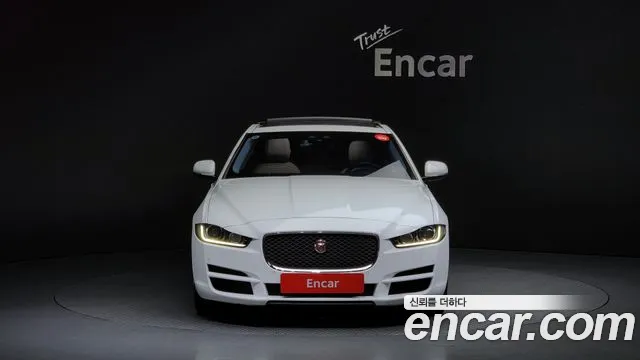 Jaguar XE 2016 — фото 3