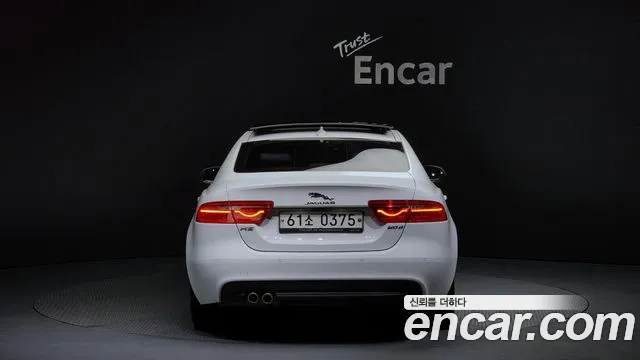 Jaguar XE 2016 — фото 4