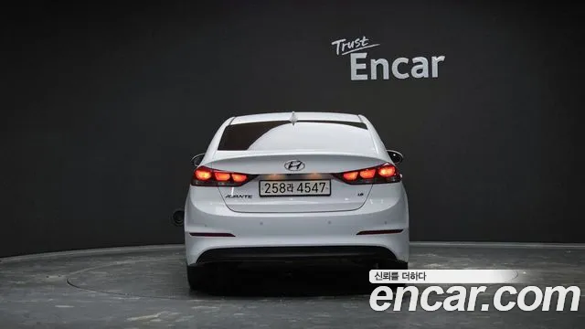 Hyundai AVANTE 2018 — фото 4
