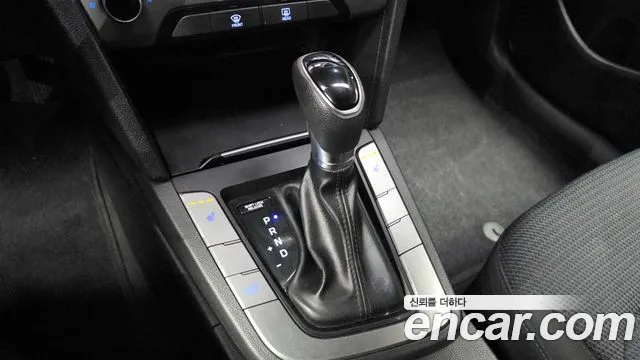 Hyundai AVANTE 2018 — фото 9