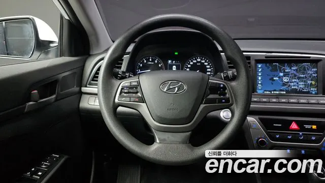 Hyundai AVANTE 2018 — фото 13