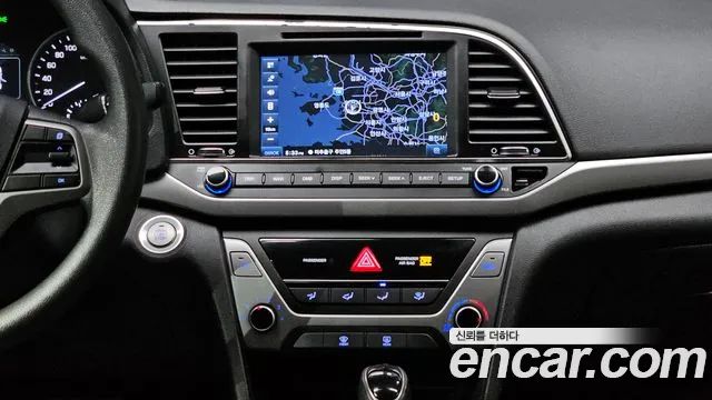Hyundai AVANTE 2018 — фото 14