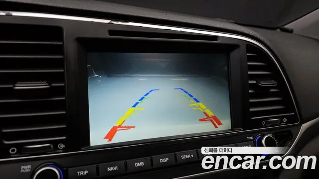 Hyundai AVANTE 2018 — фото 15