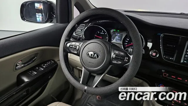 Kia Canival 2019 — фото 13