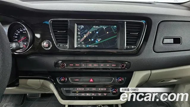Kia Canival 2019 — фото 15