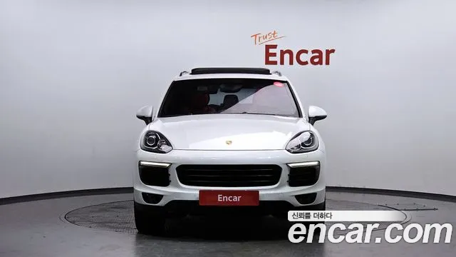 Porsche Cayenne 2016 — фото 3