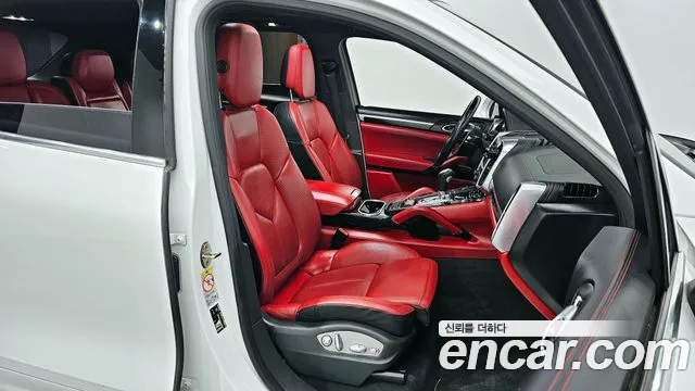 Porsche Cayenne 2016 — фото 10