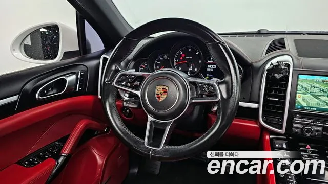 Porsche Cayenne 2016 — фото 14