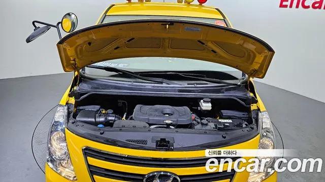 Hyundai Starex 2018 — фото 6