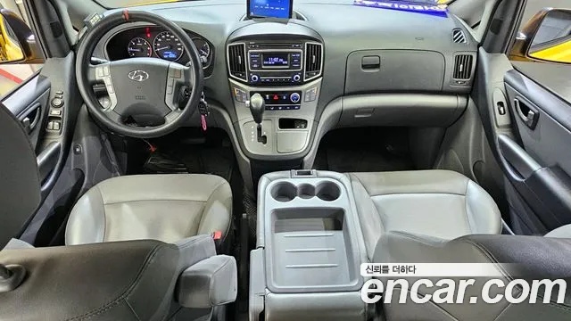 Hyundai Starex 2018 — фото 7