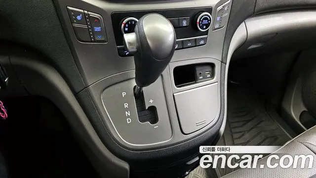Hyundai Starex 2018 — фото 9