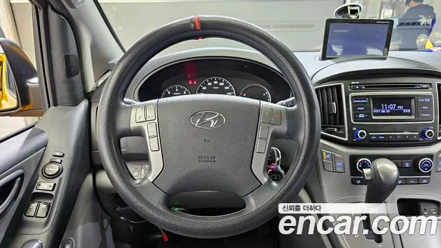Hyundai Starex 2018 — фото 13