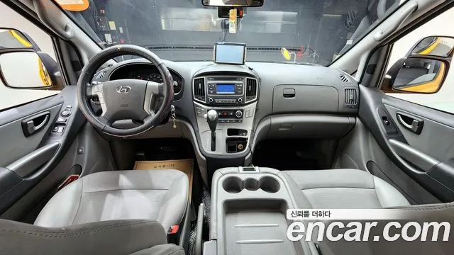 Hyundai Starex 2019 — фото 7