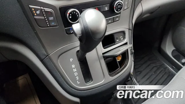 Hyundai Starex 2019 — фото 9