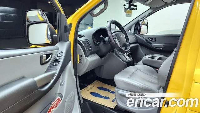 Hyundai Starex 2019 — фото 11