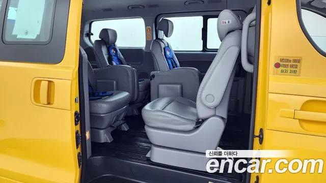 Hyundai Starex 2019 — фото 12