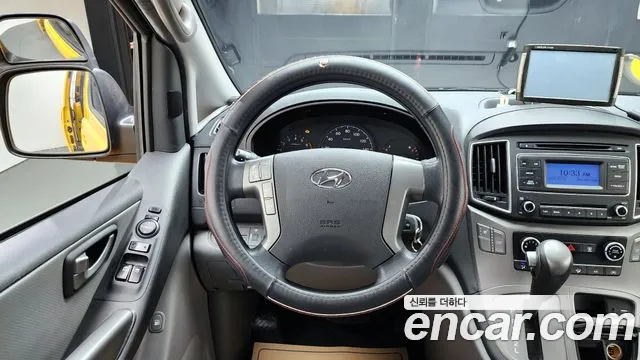 Hyundai Starex 2019 — фото 14