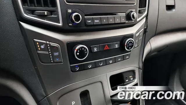 Hyundai Starex 2019 — фото 16