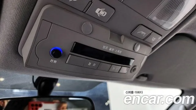 Hyundai Starex 2019 — фото 17
