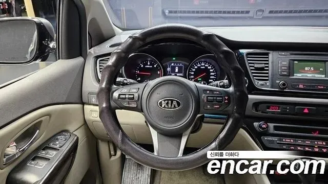 Kia Canival 2016 — фото 13