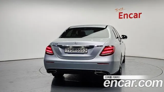 Mercedes-Benz E-Class 2020 — фото 4