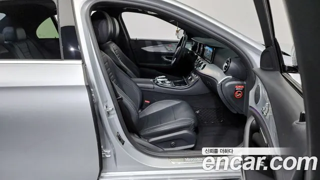 Mercedes-Benz E-Class 2020 — фото 11