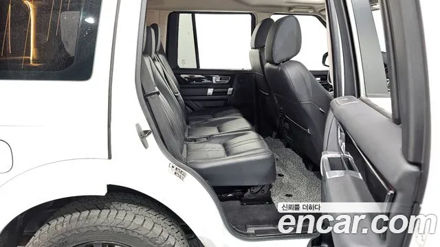 Land Rover Discovery 2016 — фото 12