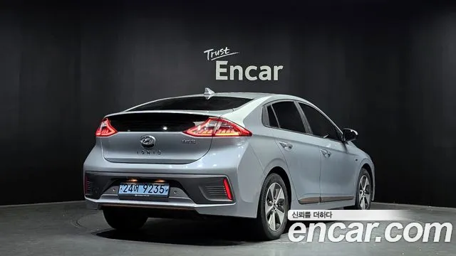 Hyundai Ioniq 2018 — фото 2