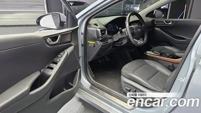 Hyundai Ioniq 2018 — фото 11