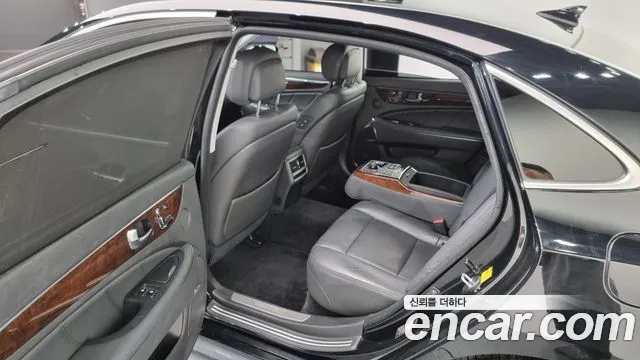Hyundai Equus 2014 — фото 12
