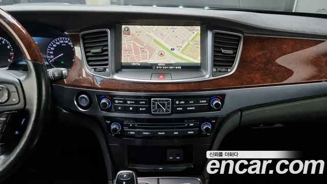 Hyundai Equus 2014 — фото 17