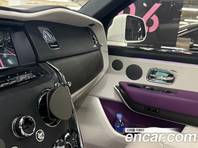 Rolls-Royce Cullinan 2022 — фото 12