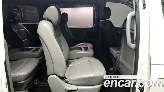 Hyundai Starex 2018 — фото 11
