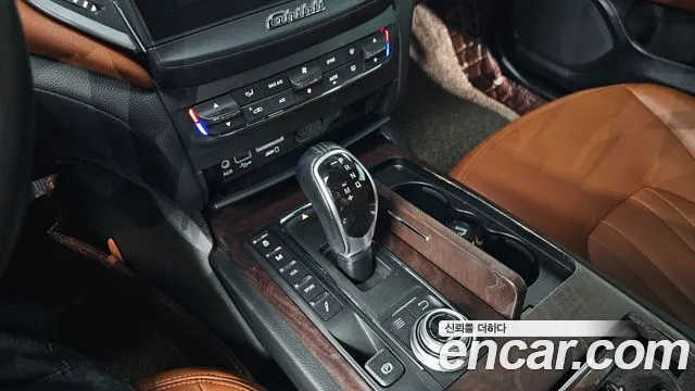 Maserati Ghibli 2018 — фото 9