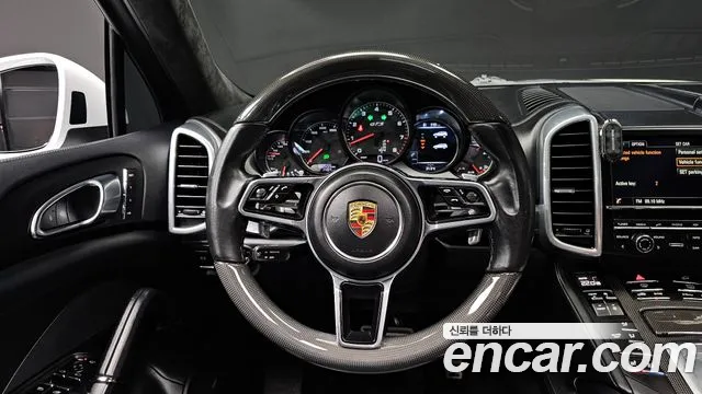 Porsche Cayenne 2016 — фото 13