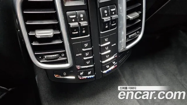 Porsche Cayenne 2016 — фото 19