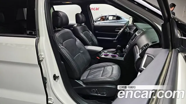 Ford Explorer 2017 — фото 10