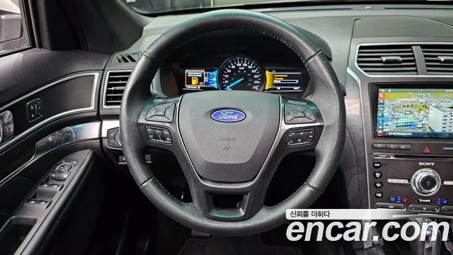 Ford Explorer 2017 — фото 13