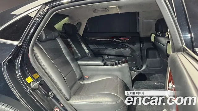 Hyundai Equus 2014 — фото 12