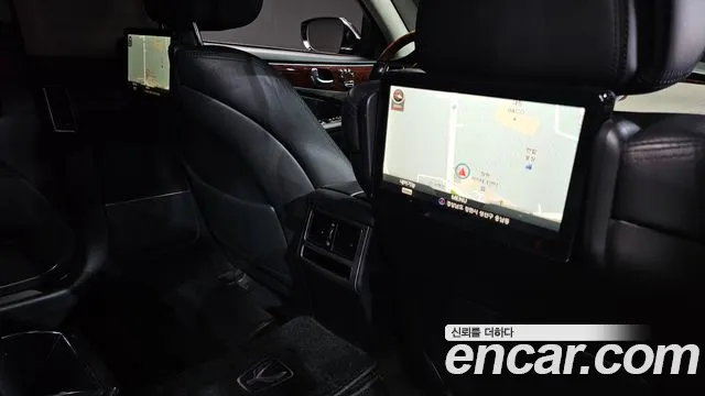 Hyundai Equus 2014 — фото 17
