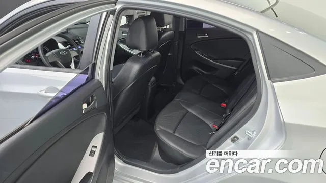 Hyundai Accent 2017 — фото 11