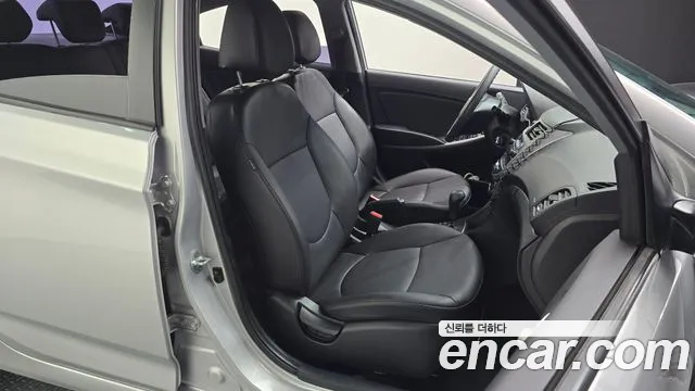 Hyundai Accent 2017 — фото 12