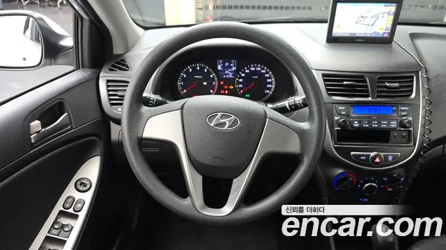 Hyundai Accent 2017 — фото 13
