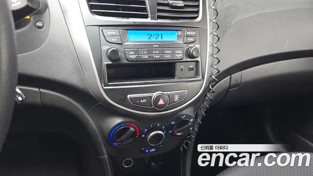 Hyundai Accent 2017 — фото 18