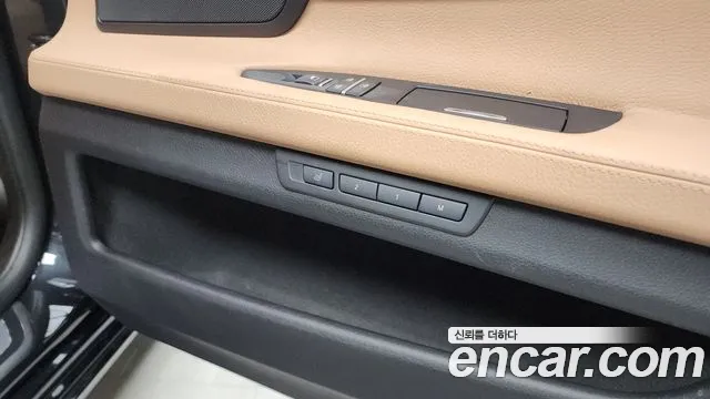 BMW 7-Series 2011 — фото 16
