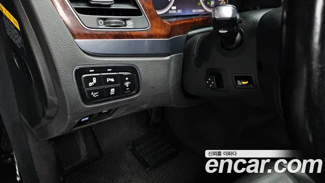 Hyundai Equus 2013 — фото 17
