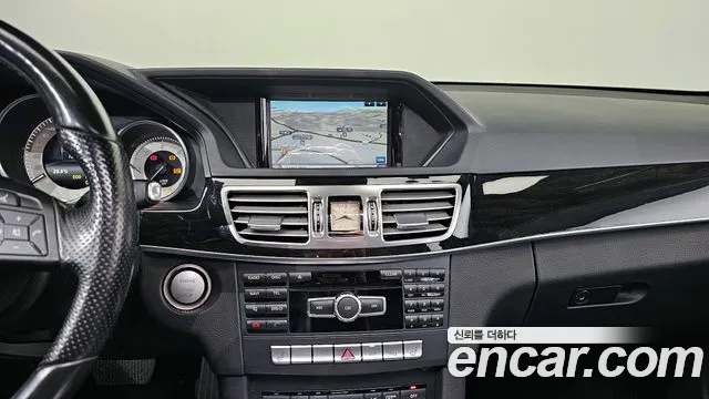 Mercedes-Benz E-Class 2014 — фото 15