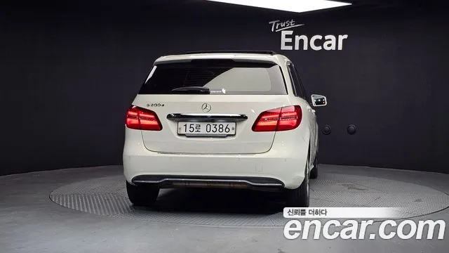 Mercedes-Benz B-Class 2016 — фото 4