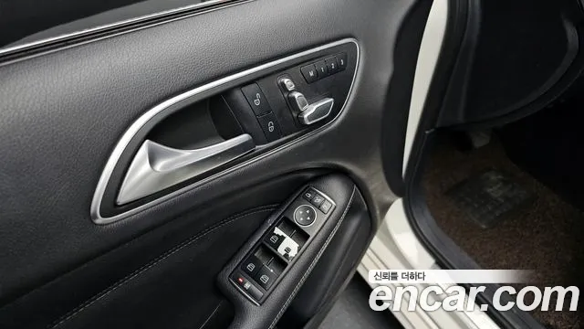 Mercedes-Benz B-Class 2016 — фото 17