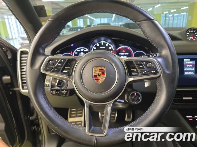 Porsche Cayenne 2020 — фото 15